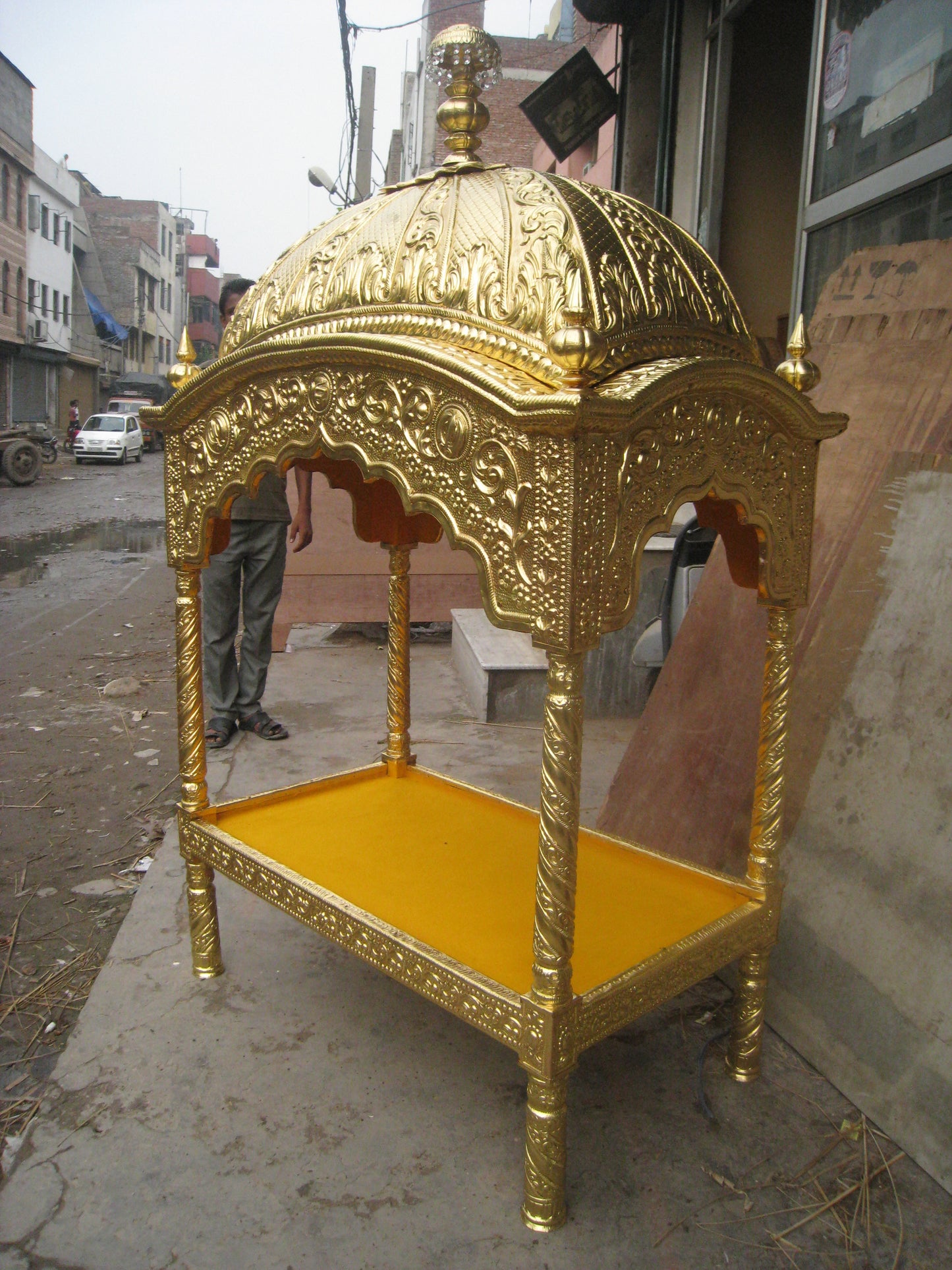 Mandir Gher Tak Exclusively Gold Palki Sahib